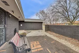 2104 Cardinal Dr, East Chicago, IN 46312 - Photo 32