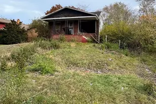 2025 Roosevelt Pl, Gary, IN 46404 - Photo 2