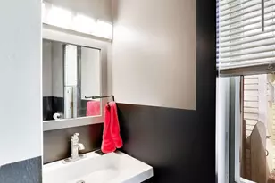 601 Madison St, Valparaiso, IN 46385 - Photo 16