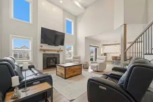 11200 Oak Ridge Ct, Crown Point, IN 46307 - Photo 4