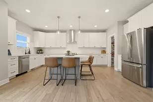 11200 Oak Ridge Ct, Crown Point, IN 46307 - Photo 6