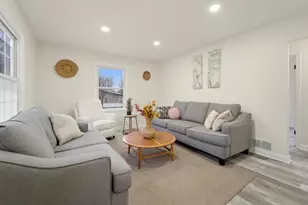 747 N Lafayette St, Griffith, IN 46319 - Photo 2