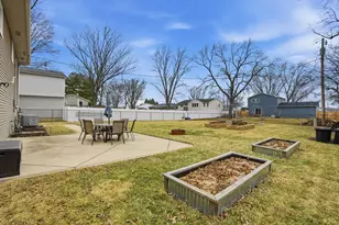 1110 W 72nd Cir, Merrillville, IN 46410 - Photo 24