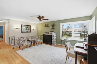 1110 W 72nd Cir, Merrillville, IN 46410 - Photo 8