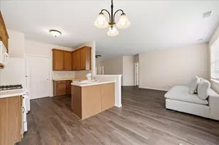 1318 Marigold Pl, Schererville, IN 46375 - Photo 6