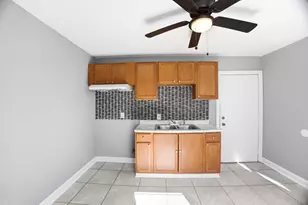 313 Dallas St, Gary, IN 46406 - Photo 12