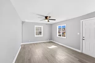 313 Dallas St, Gary, IN 46406 - Photo 4