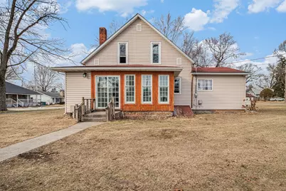 156 W St Louis Street, Knox, IN 46534 - Photo 2