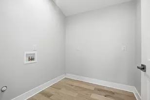 10043 Twin Creek Blvd, Munster, IN 46321 - Photo 36