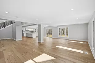 10043 Twin Creek Blvd, Munster, IN 46321 - Photo 18