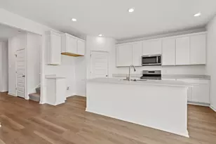 152 Cressmoor Blvd, Hobart, IN 46342 - Photo 2