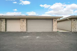 947 Oak Dr, Crown Point, IN 46307 - Photo 20