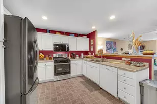 947 Oak Dr, Crown Point, IN 46307 - Photo 10