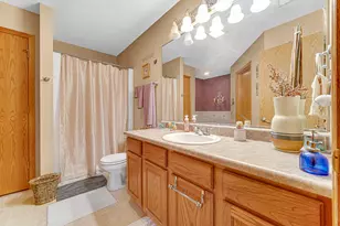 947 Oak Dr, Crown Point, IN 46307 - Photo 16