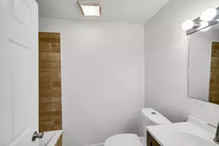 1517 E 174th St, Hammond, IN 46324 - Photo 20