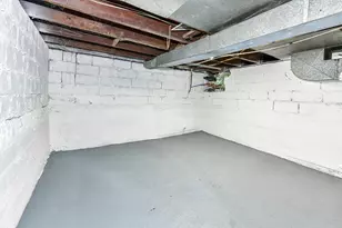 247 Hendricks Pl, Indianapolis, IN 46201 - Photo 22