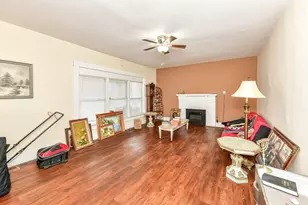 247 Hendricks Pl, Indianapolis, IN 46201 - Photo 2