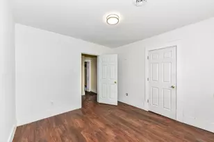 247 Hendricks Pl, Indianapolis, IN 46201 - Photo 18