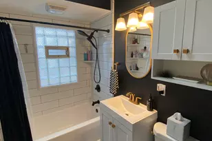 141 N Dwiggins St, Griffith, IN 46319 - Photo 10