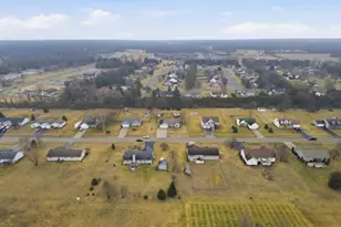 11847 Salyer Dr, Wheatfield, IN 46392 - Photo 8