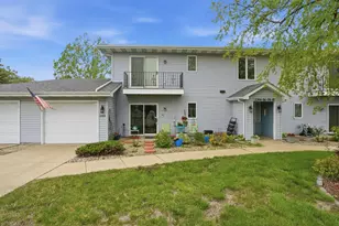 2308 Barbara Jean Dr, Schererville, IN 46375 - Photo 2