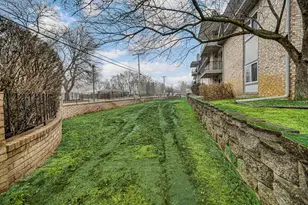 245 W Joliet St, Schererville, IN 46375 - Photo 6