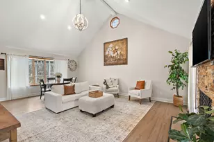 411 Forest View Dr, Valparaiso, IN 46385 - Photo 8