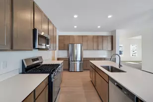 524 E 130th Pl, Crown Point, IN 46307 - Photo 10