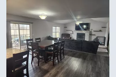 702 19th Street SE, Demotte, IN 46310 - Photo 4