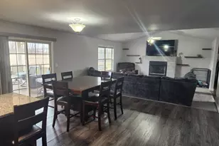 702 19th St SE, Demotte, IN 46310 - Photo 4