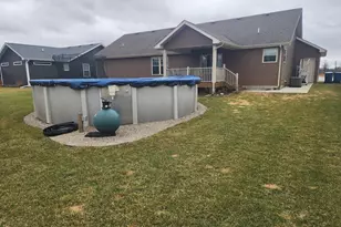 702 19th St SE, Demotte, IN 46310 - Photo 10