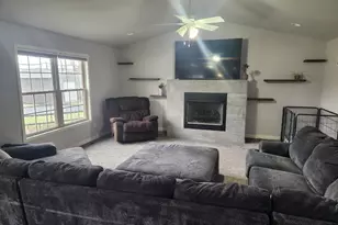 702 19th St SE, Demotte, IN 46310 - Photo 2