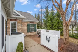 2304 Allison Cir, Valparaiso, IN 46383 - Photo 4