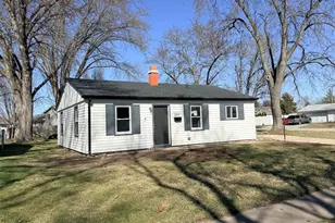 3036 Coral Dr, Hobart, IN 46342 - Photo 2