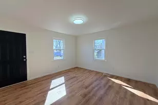 3036 Coral Dr, Hobart, IN 46342 - Photo 4