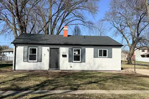 3036 Coral Dr, Hobart, IN 46342 - Photo 1