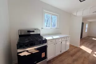 3036 Coral Dr, Hobart, IN 46342 - Photo 6