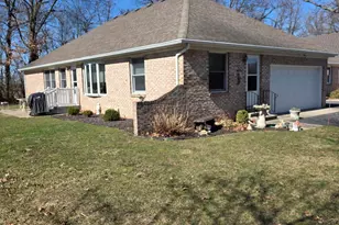 516 Begonia St SE, Demotte, IN 46310 - Photo 1