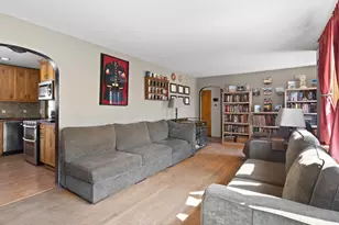 2837 38th St, Highland, IN 46322 - Photo 4