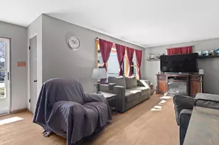 2837 38th St, Highland, IN 46322 - Photo 2