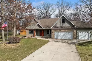 10485 Mattie Ln, Wheatfield, IN 46392 - Photo 4