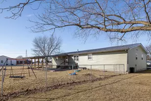 315 W Railroad St, Kentland, IN 47951 - Photo 32