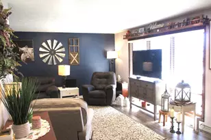 12900 Walnut Hill Dr, Lakeville, IN 46536 - Photo 2