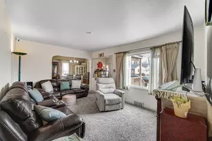 928 176th St, Hammond, IN 46324 - Photo 2