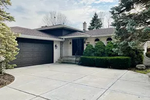 1040 Azalea Dr, Munster, IN 46321 - Photo 1