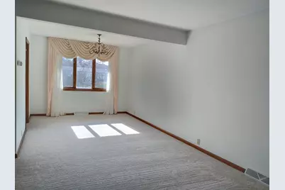 1040 Azalea Drive, Munster, IN 46321 - Photo 4