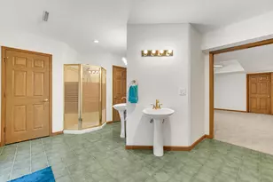 2102 Emmett Ct, Valparaiso, IN 46385 - Photo 28