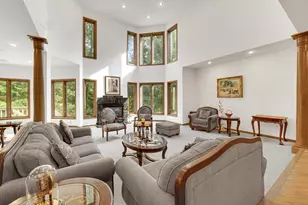 2102 Emmett Ct, Valparaiso, IN 46385 - Photo 6