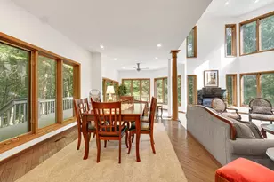 2102 Emmett Ct, Valparaiso, IN 46385 - Photo 10