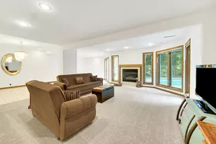 2102 Emmett Ct, Valparaiso, IN 46385 - Photo 24